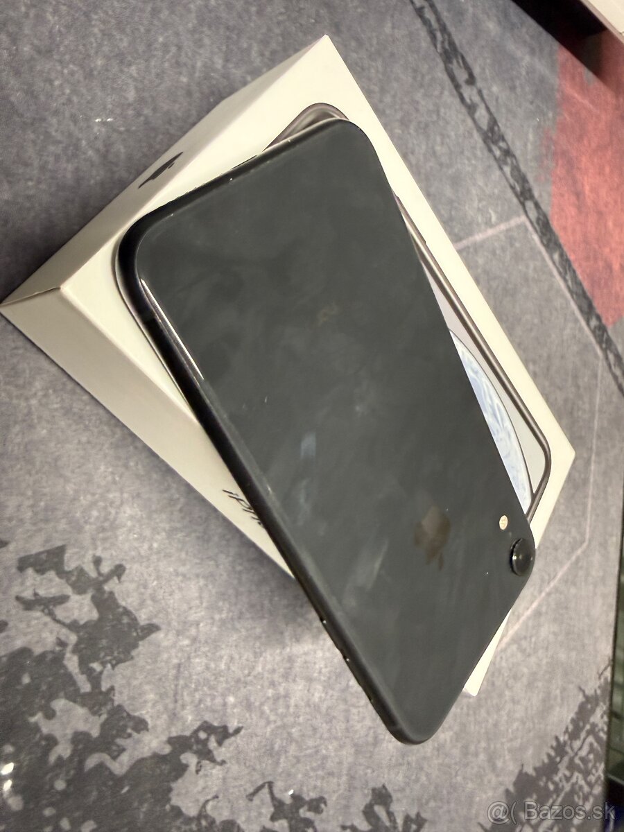 Phone XR 128 GB – čierny - 3