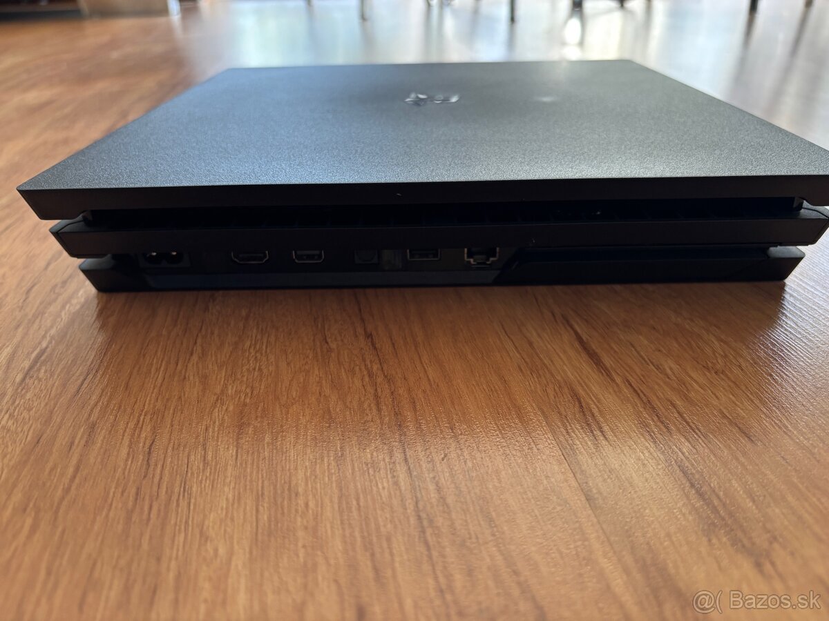PlayStation 4 Pro 1 TB + 2 originálne ovládače - 3