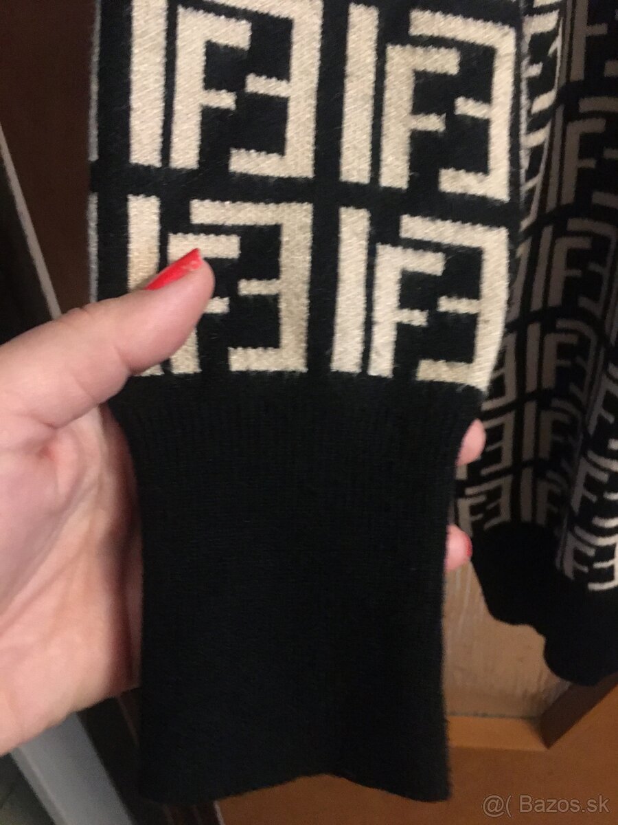 NOVÝ FENDI damsky svetrik z kapucnickou L - 3