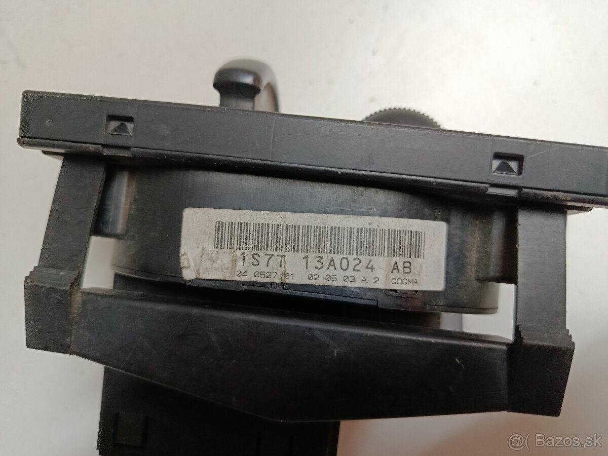 Vypínač svetiel Ford Mondeo III 1S7T13A024AB 20€ - 3