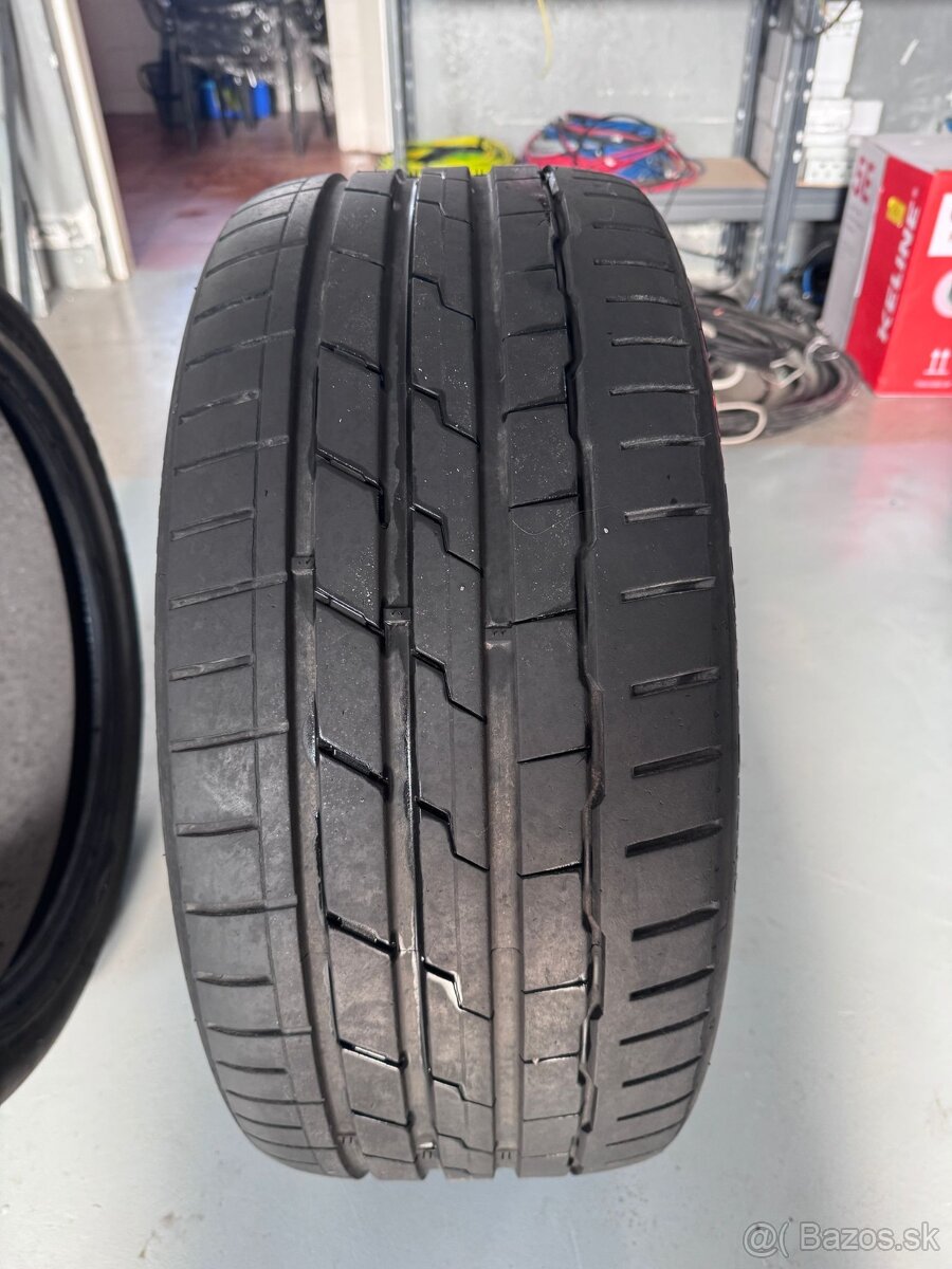 Hankook Ventus S1 evo3 235/40 R19 - 3