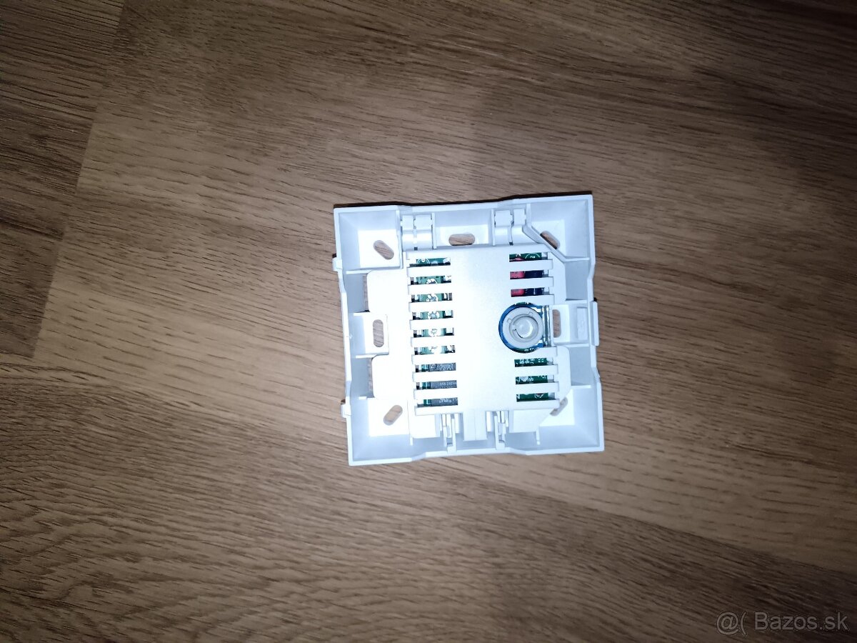 Predám izbový termostat - 3