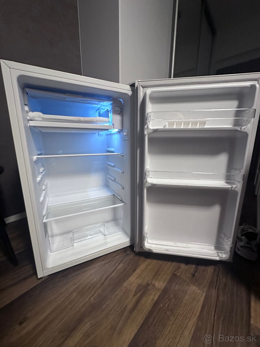 Chladnička Siguro – v top stave, 2-ročná - 3