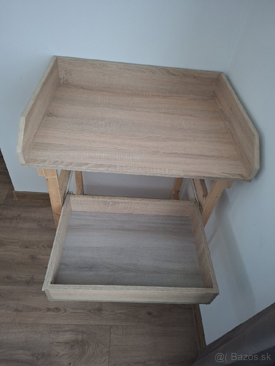 Prebaľovací pult - 3