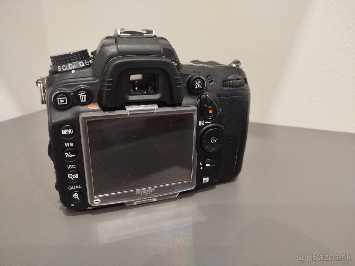 NIKON D7000 - telo - 3