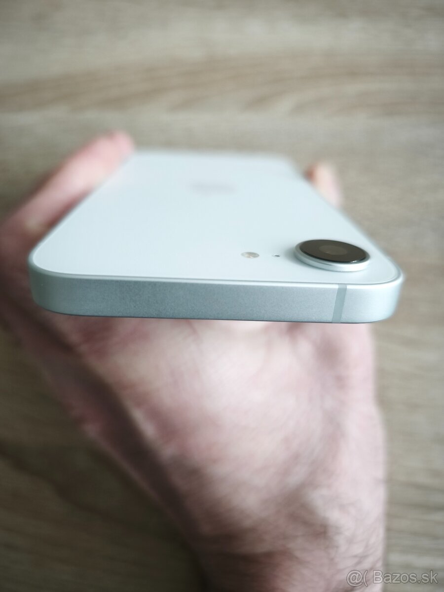 predám Iphone 16e - 3