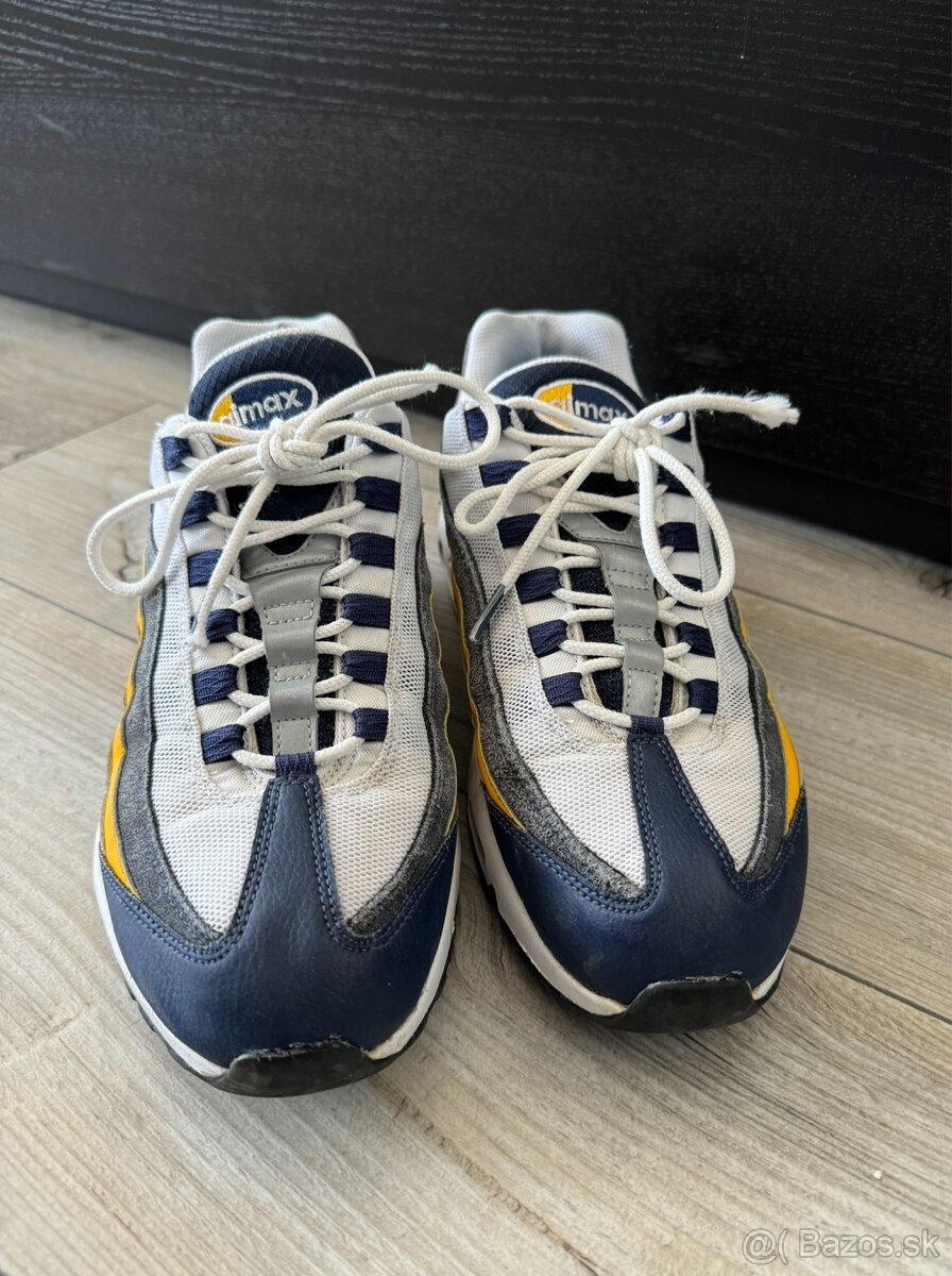 Nike Air Max 95 Michigan - 3