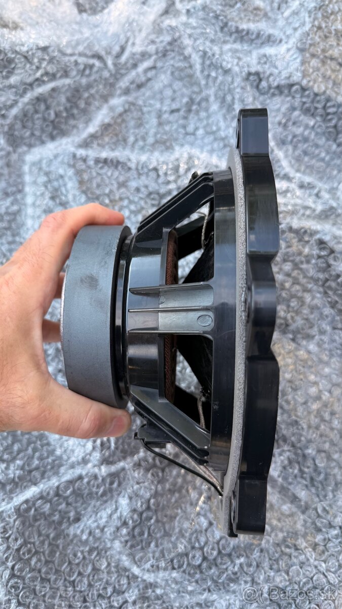 Audi subwoofer - 3