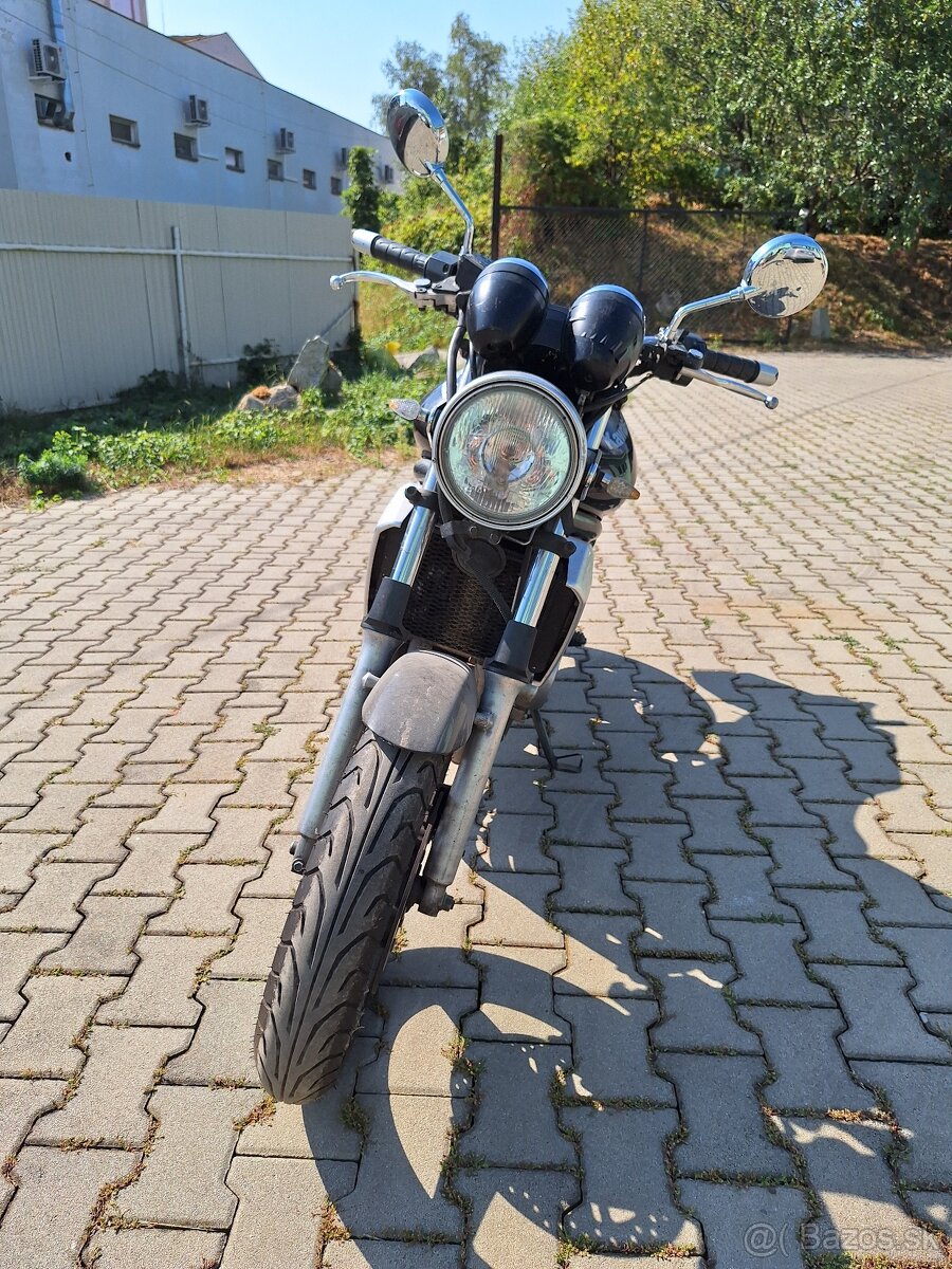 Kawasaki ER500 - 3