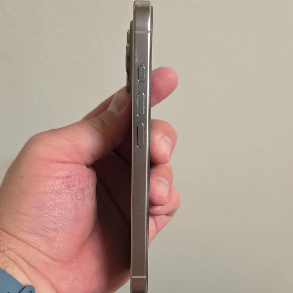 Apple iPhone 16 Pro 256 GB, sivý - 3
