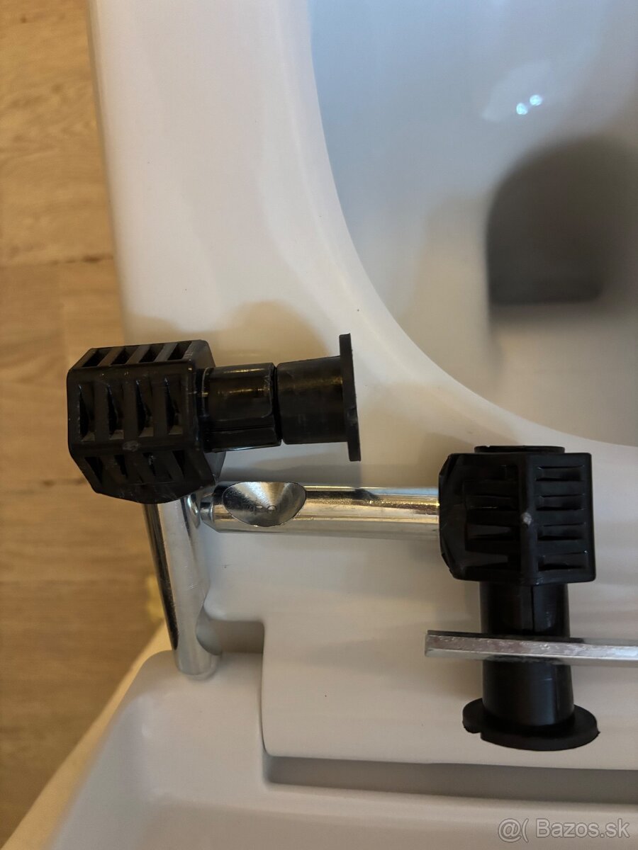 nové WC so sedadlom - 3