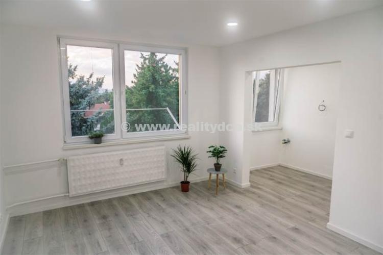 Predám zrekonštruovaný 3-izbový byt v Bánovciach n/B - 3