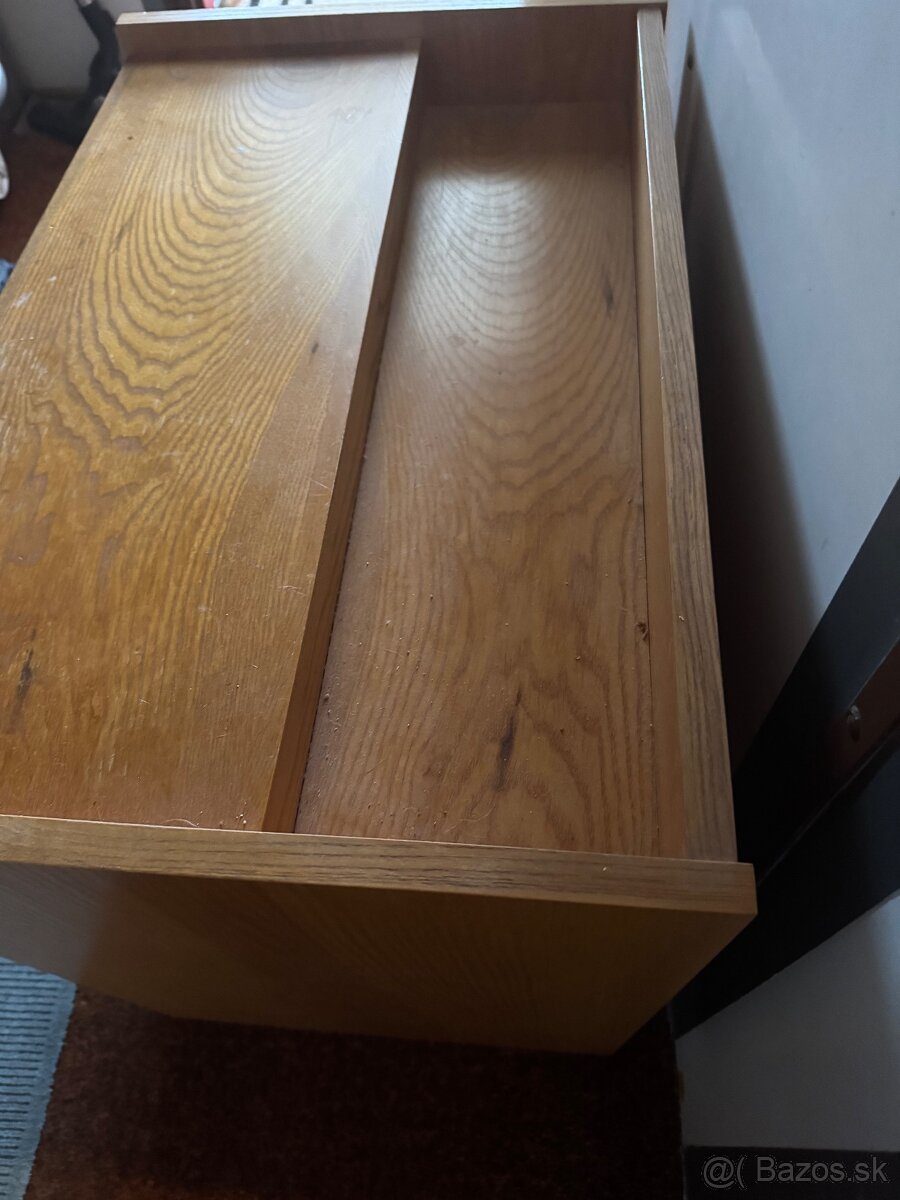 Kozmeticky toaletny stolik - 10€ - 3