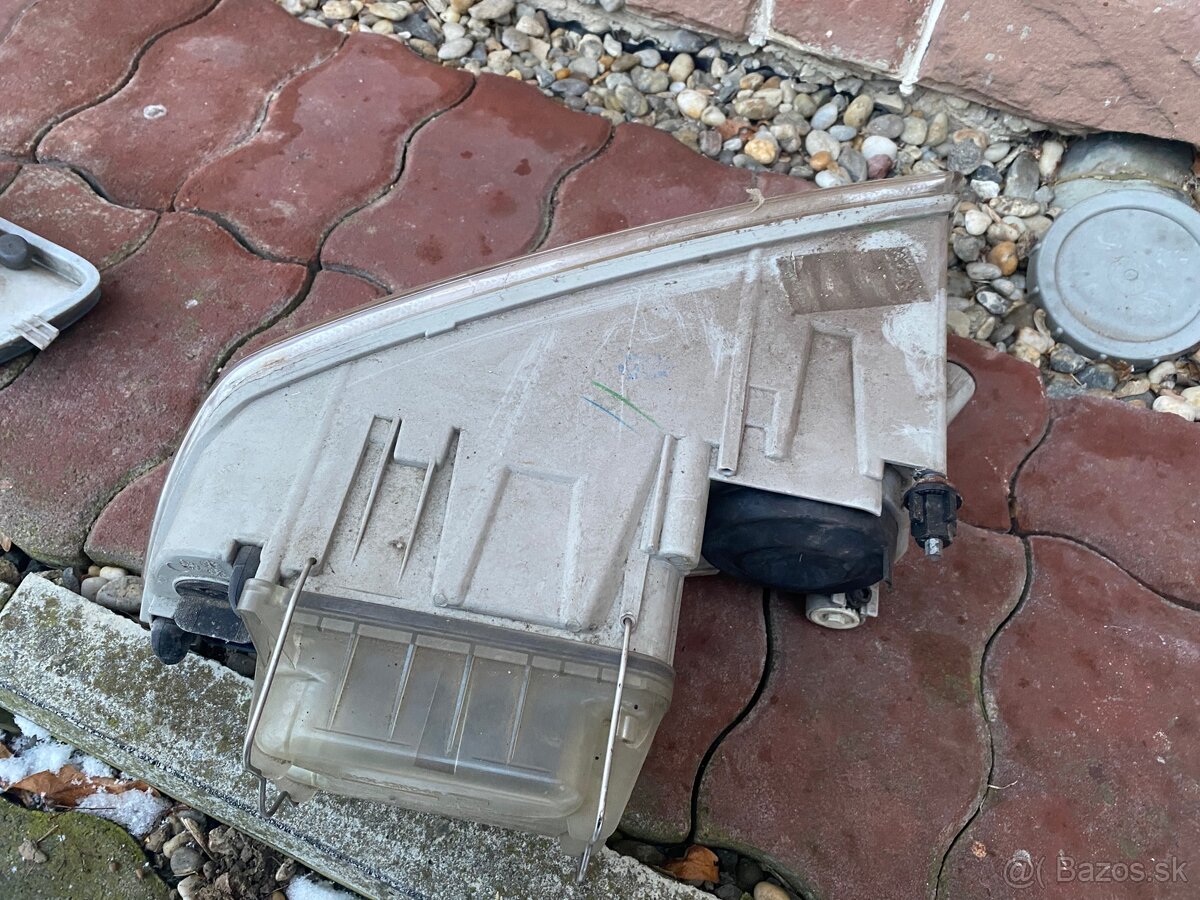 svetlo octavia 2 - 3