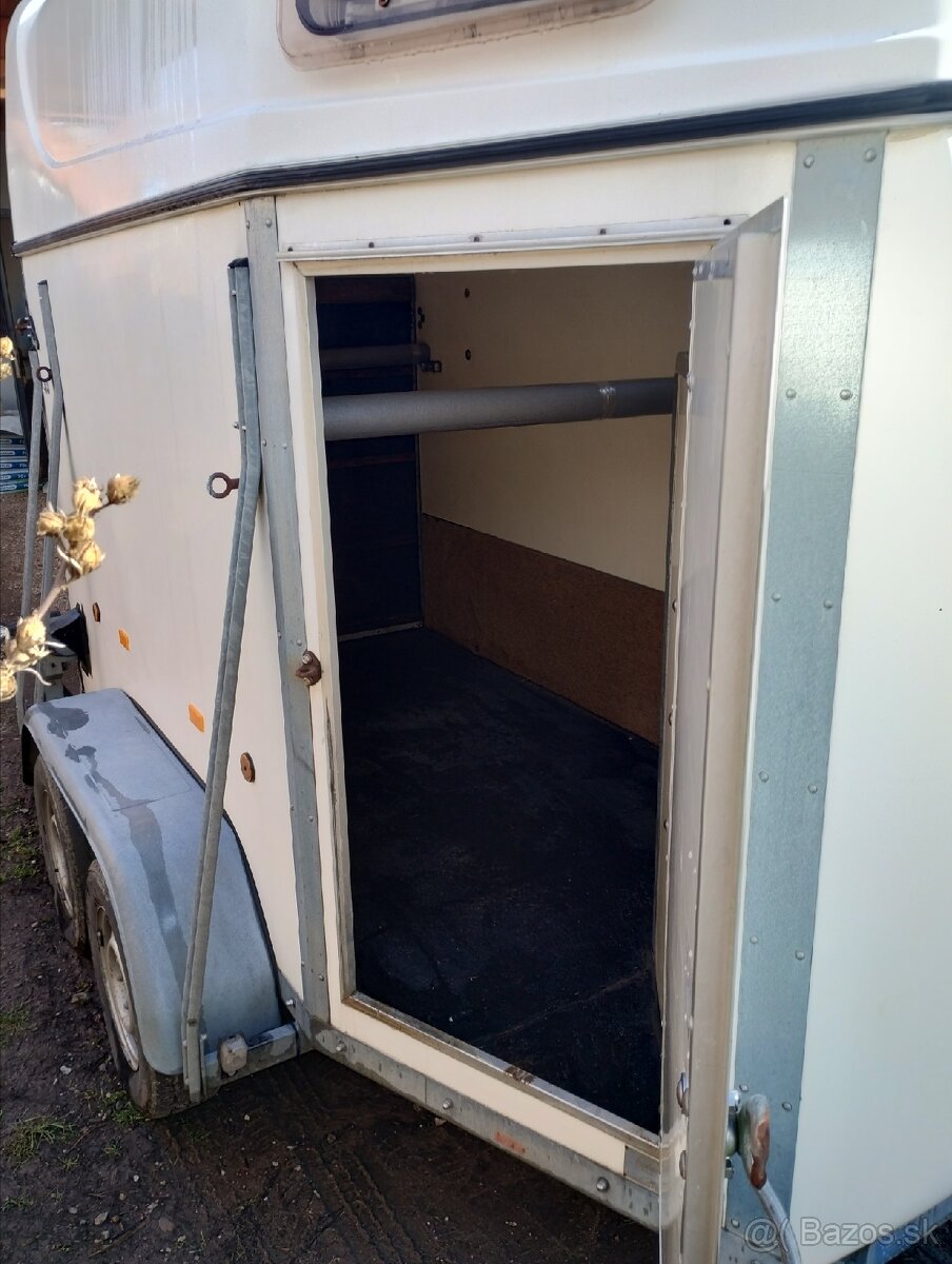 Prepravnik na kone.Hofer PT135. - 3