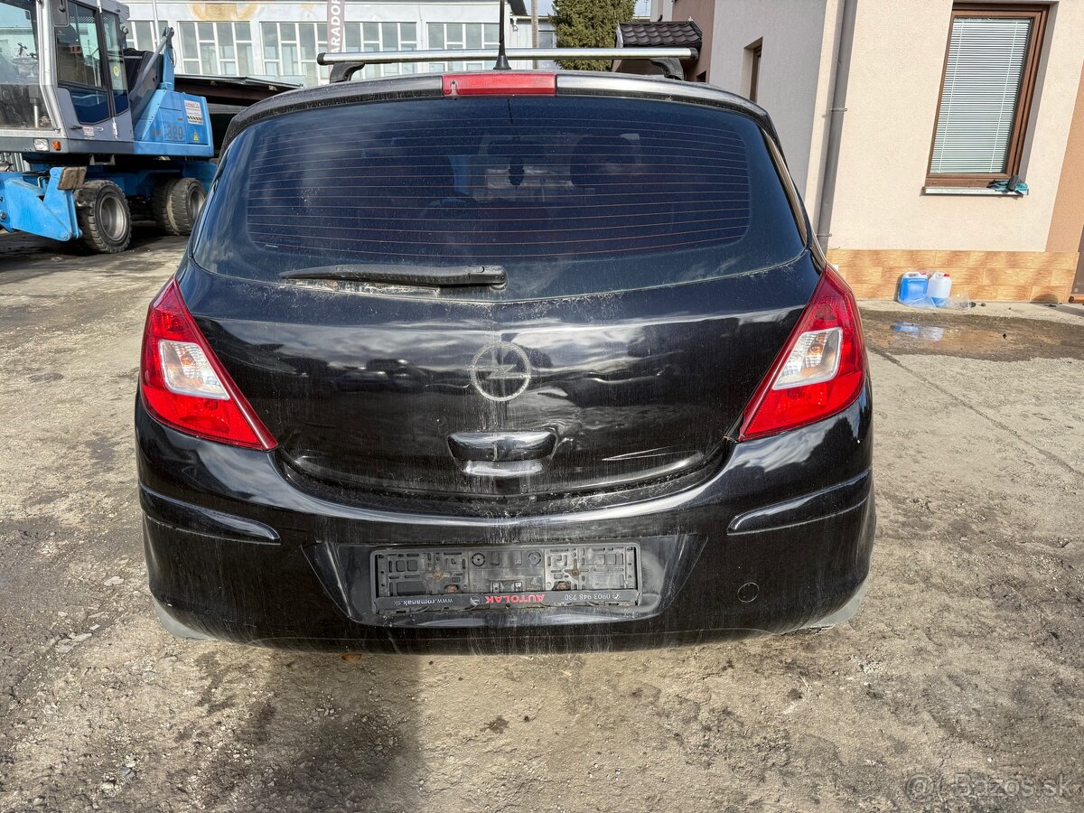 OPEL CORSA r. 2006 - 3