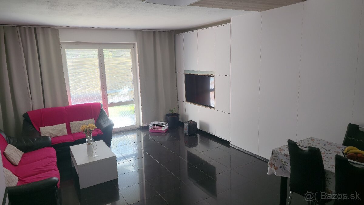 Predám veľký 2-izbový byt so záhradou a parkovaním - 3