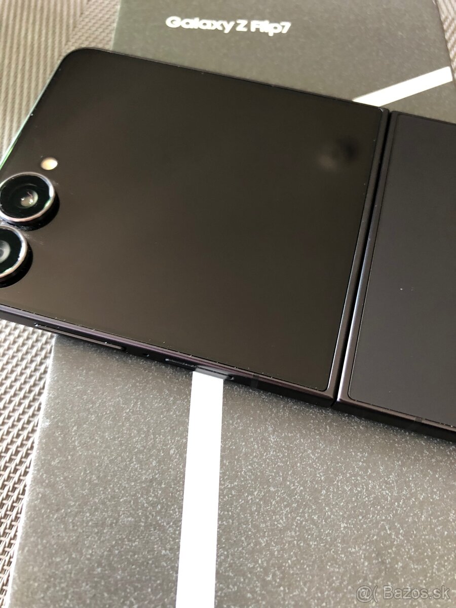 Samsung Galaxy Z Flip 7 256Gb Black - 3