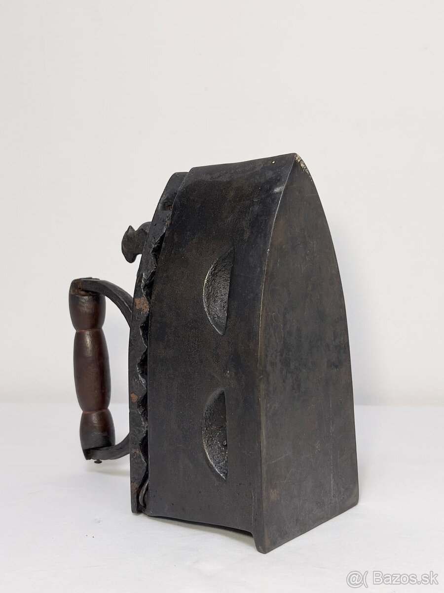 Liatinová žehlička a klopadlo - 3