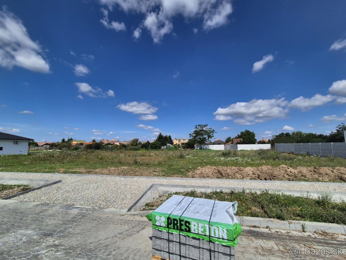 🏡 Stavebný pozemok v novej lokalite – Dvory nad Žitavou - 3