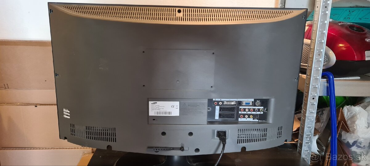 Samsung televizor 27" - 3