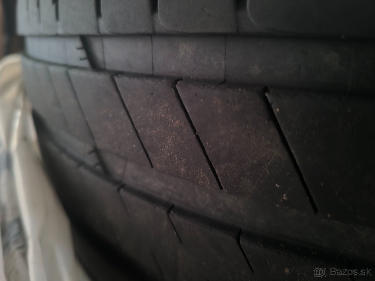 Všetko spolu 1000€ - 3