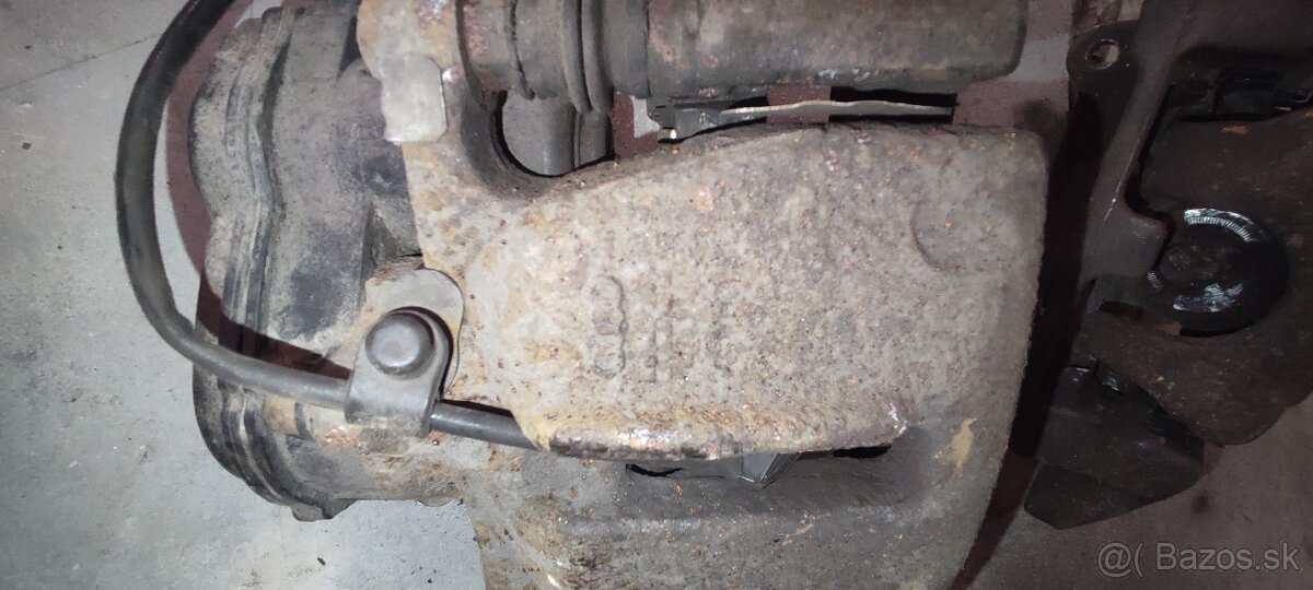 Zadné strmene, brzdy - 3