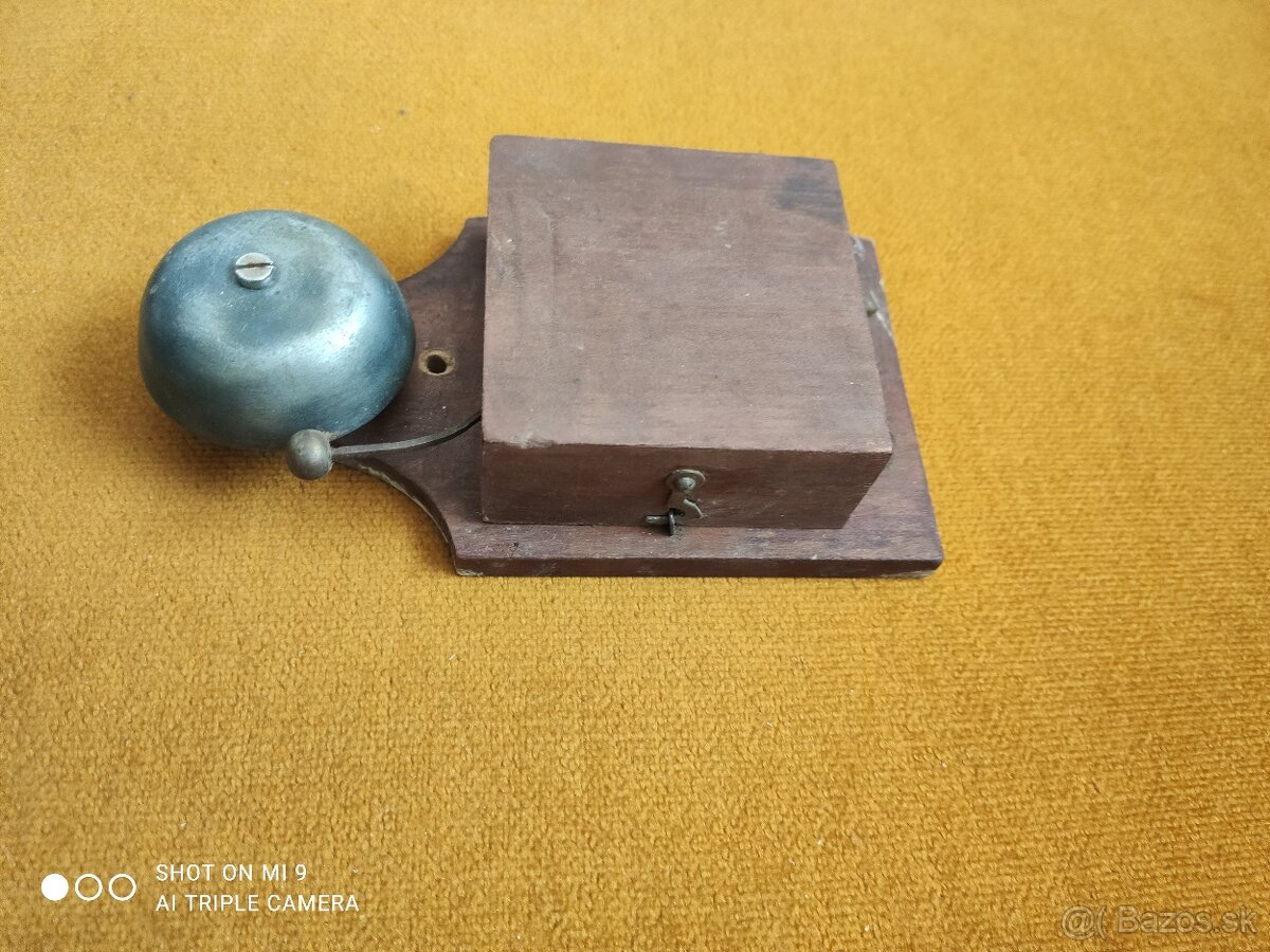 Predam starozitny zvoncek - 3