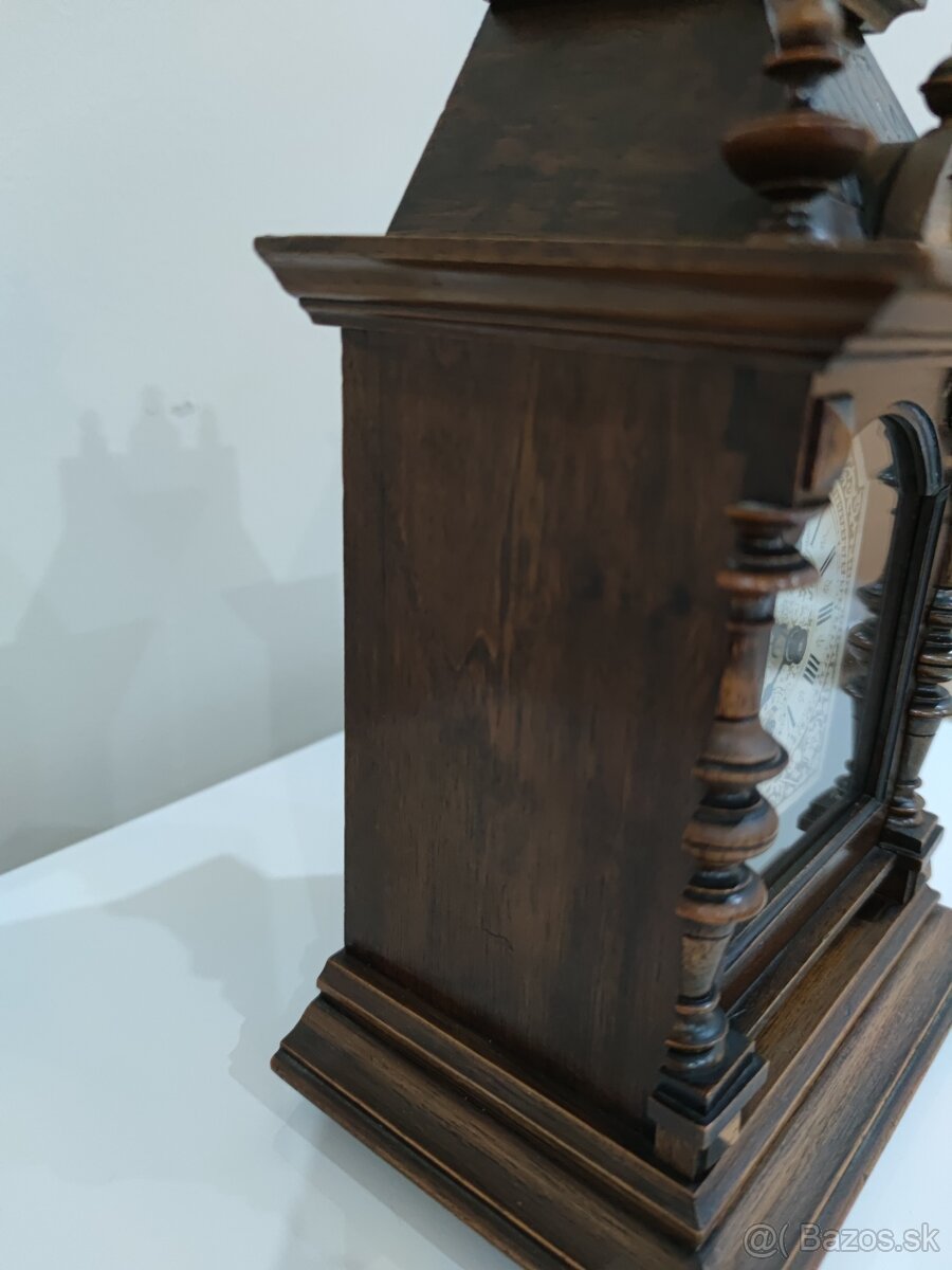 Drevene Hodiny domcekove Junghans - 3
