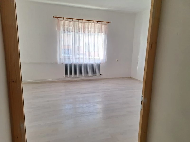 Veľký 3-izbový byt v Levél - 3