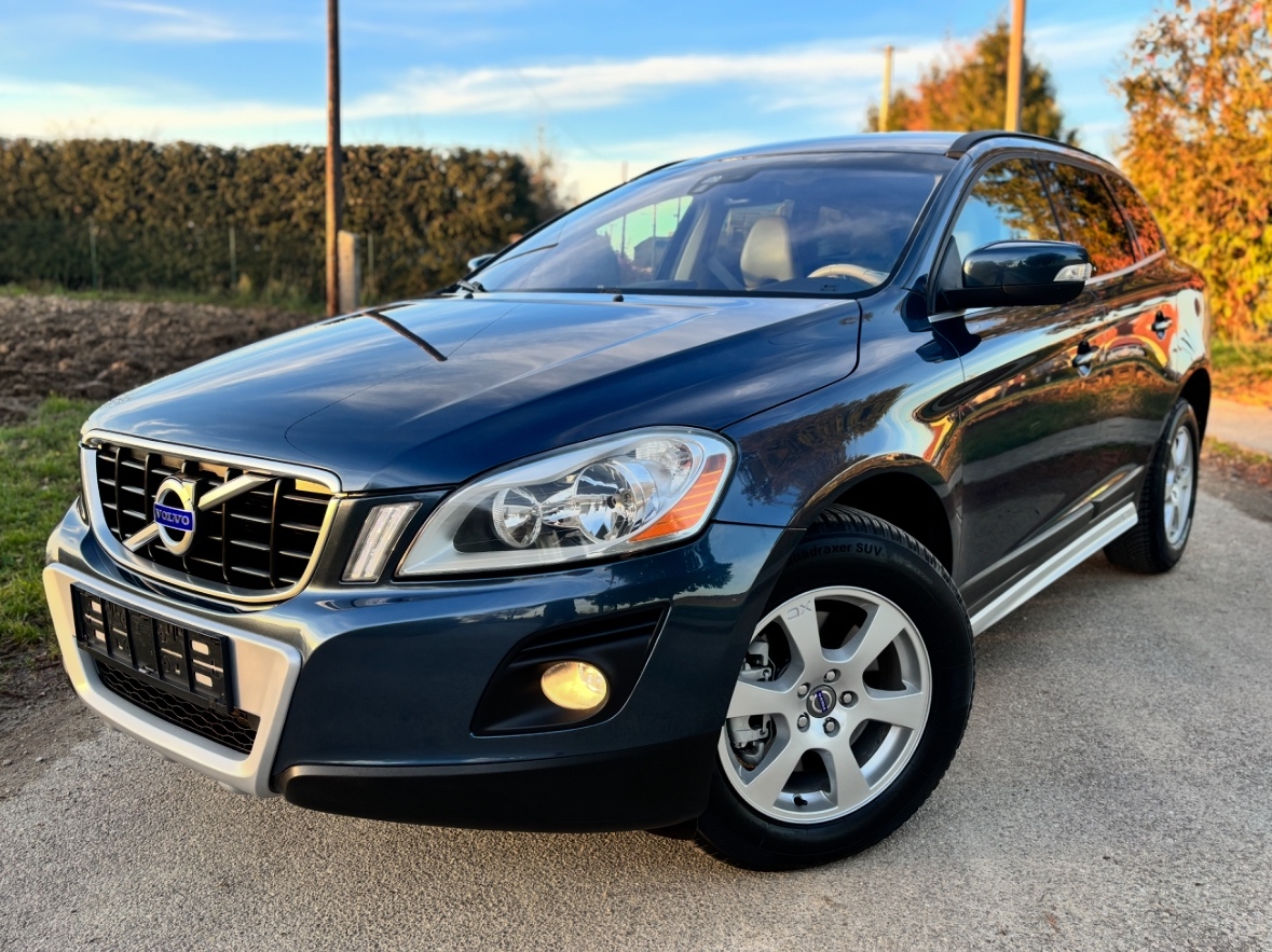 VOLVO XC60 2.4 D4 SUMMUM MANUÁL - 3