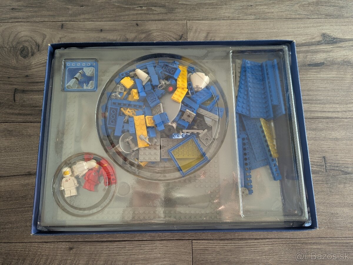 Vintage LEGO 6970 Beta I Command Base - 3