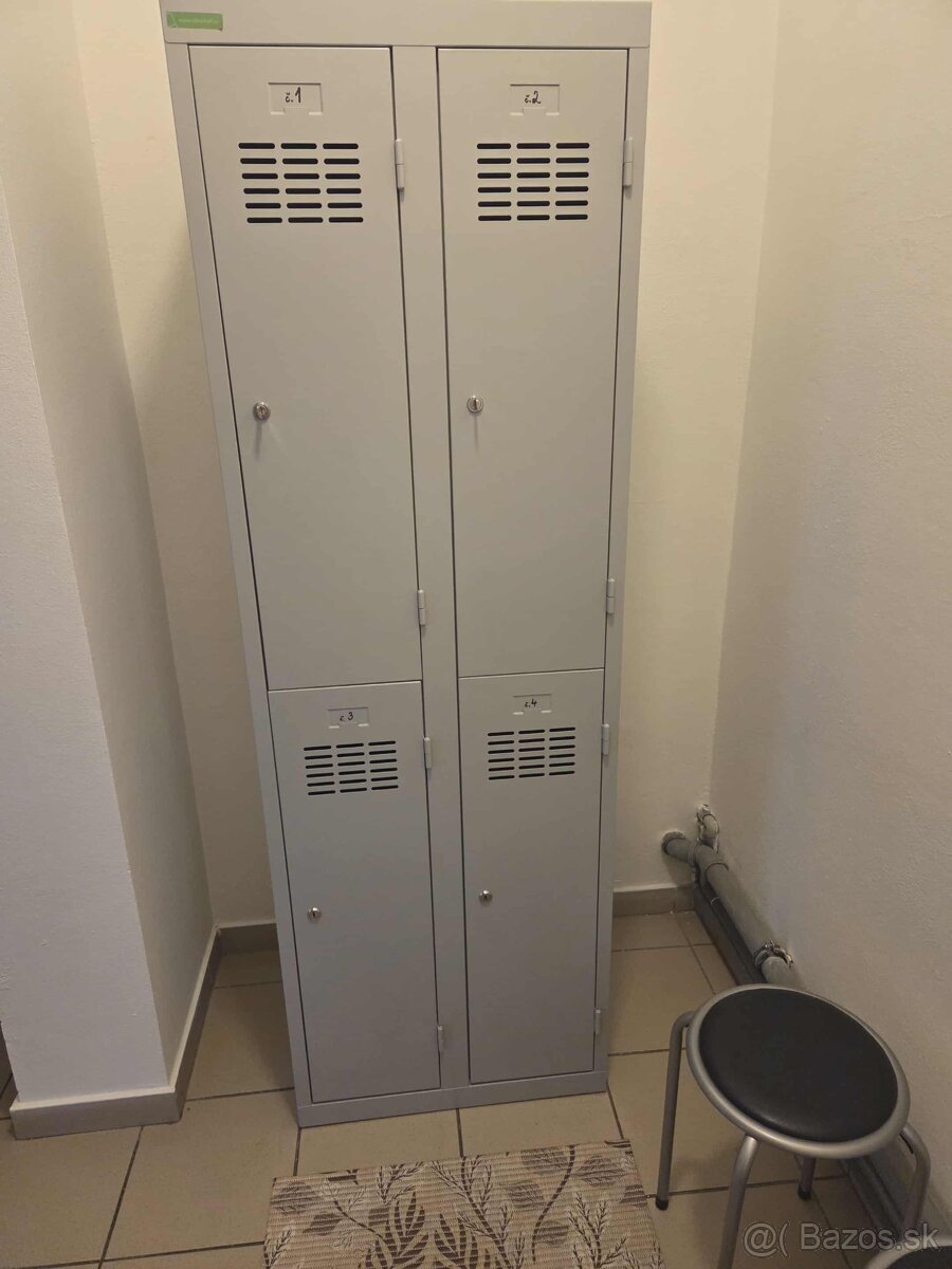 Kovová šatníková skriňa 4 dverová - 3