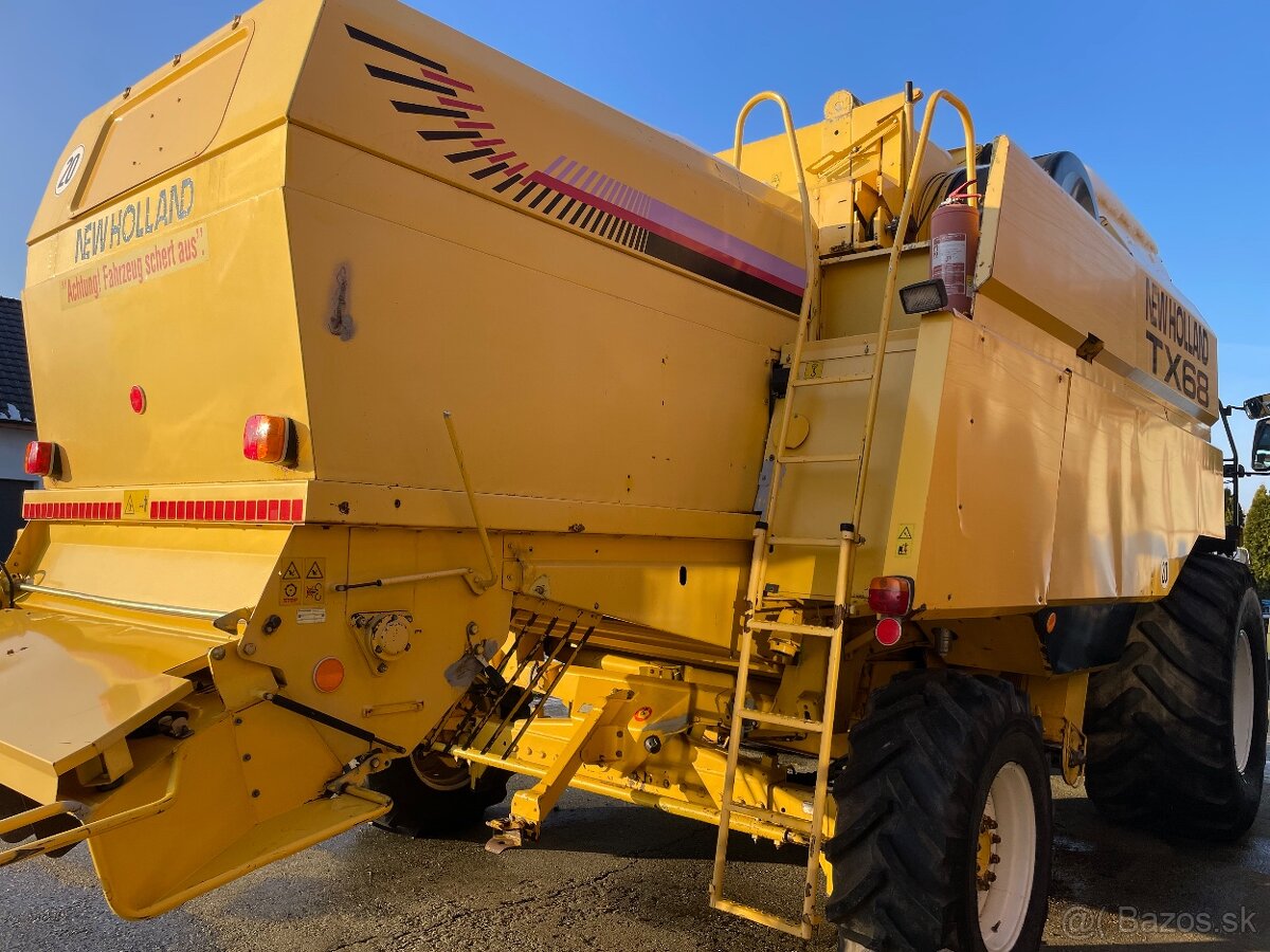 Kombajn New Holland TX68 plus 4x4 - 3
