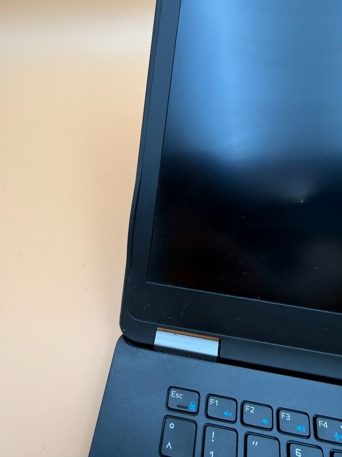 Notebook Dell Latitude E7470 i7-6600U / 8GB RAM / 256GB SSD - 3