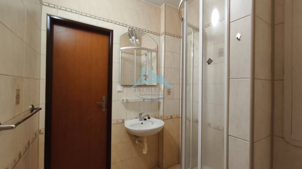 Na prenájom 1 izbový byt na ul. Venevská vo Veľkom Krtíši. - 3