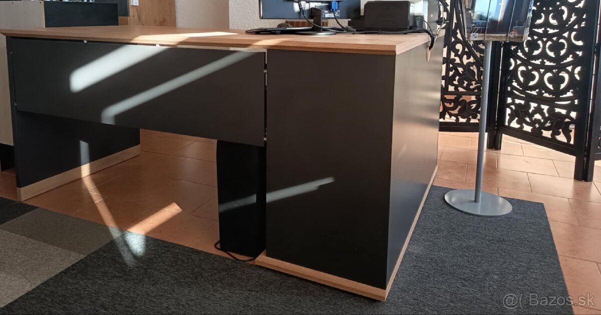 Rozpredáj predajné - 3