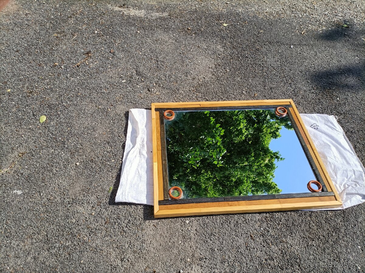 Zrkadlo v drevenom ráme - 3