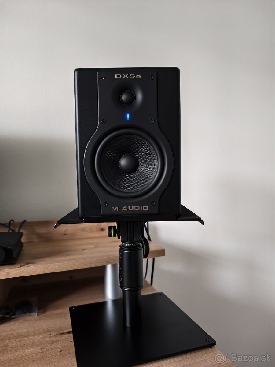 M-Audio BX5a Deluxe - 3