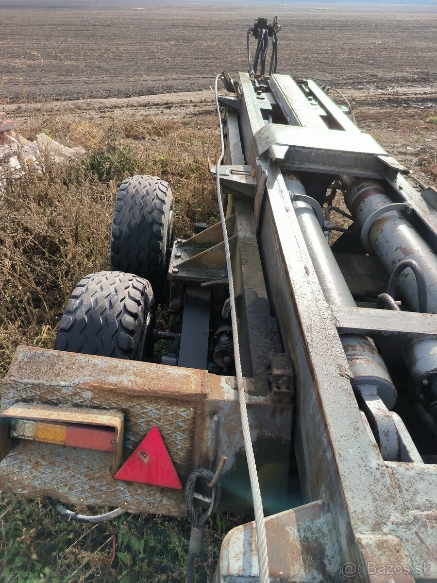 Nosic kontajnerov - 3