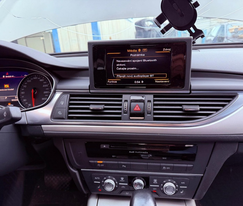 Audi A6 2.0 TDi Limousine , havarované - 3