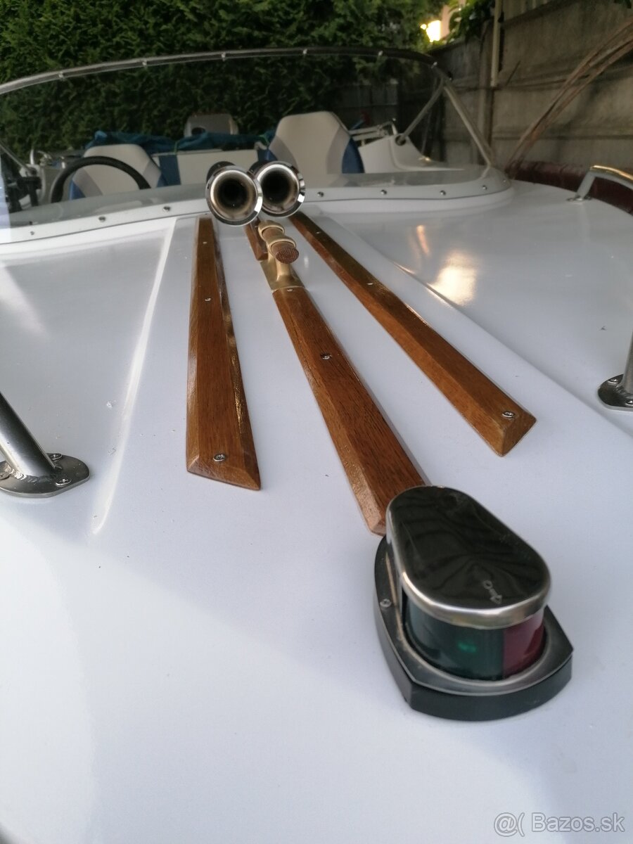Predam motorovy čln Glastron - 3