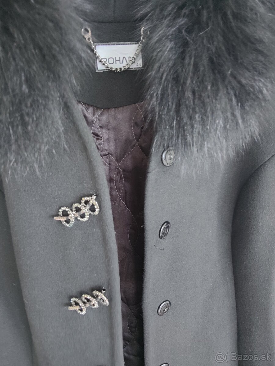 Elegantný dámsky vlnený kabát s kožušinkou veľ. 44 - 3