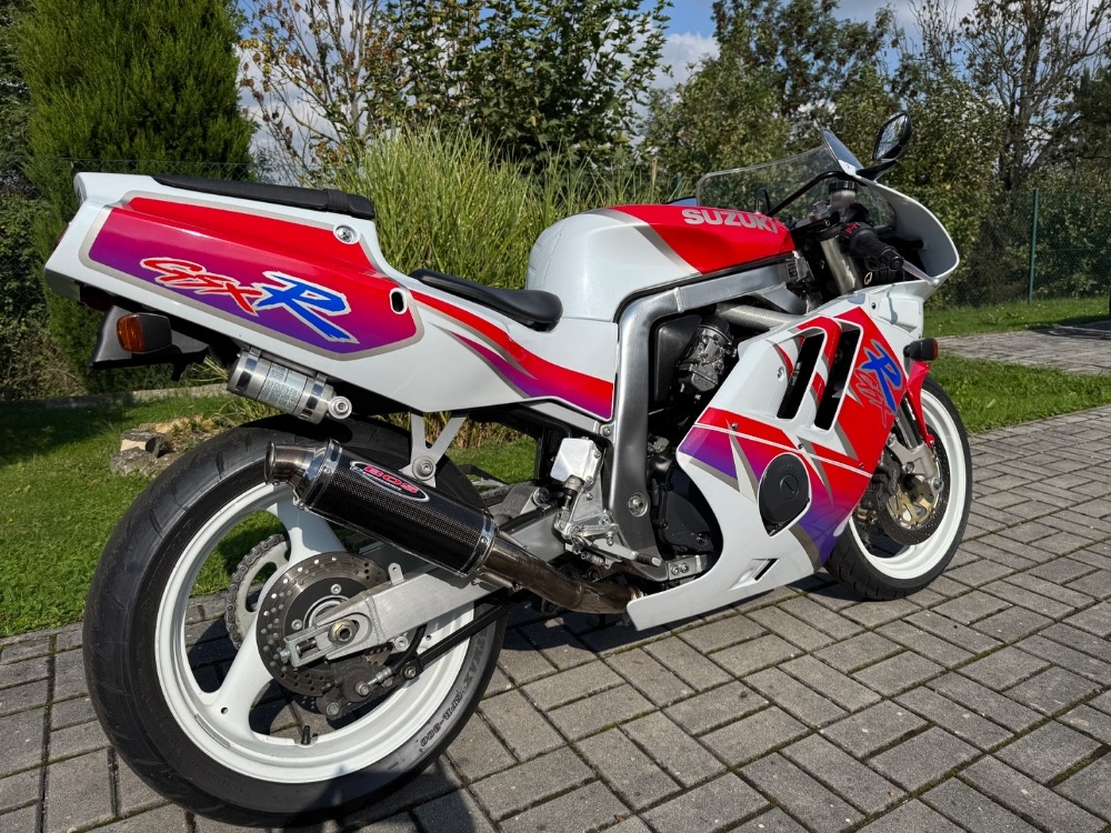 Suzuki GSX-R 400 - 3
