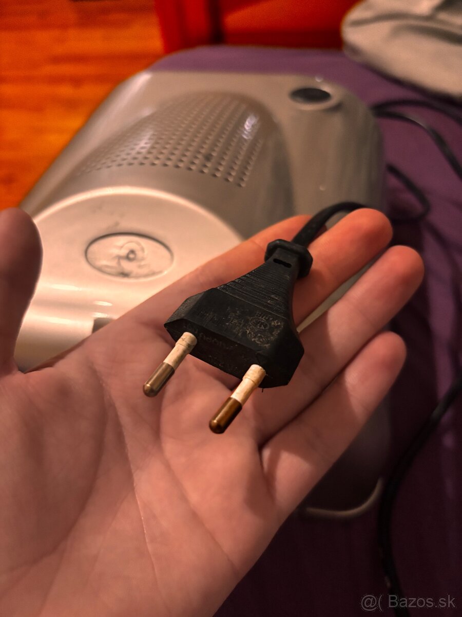 UV lampa na gelove nechty - 3