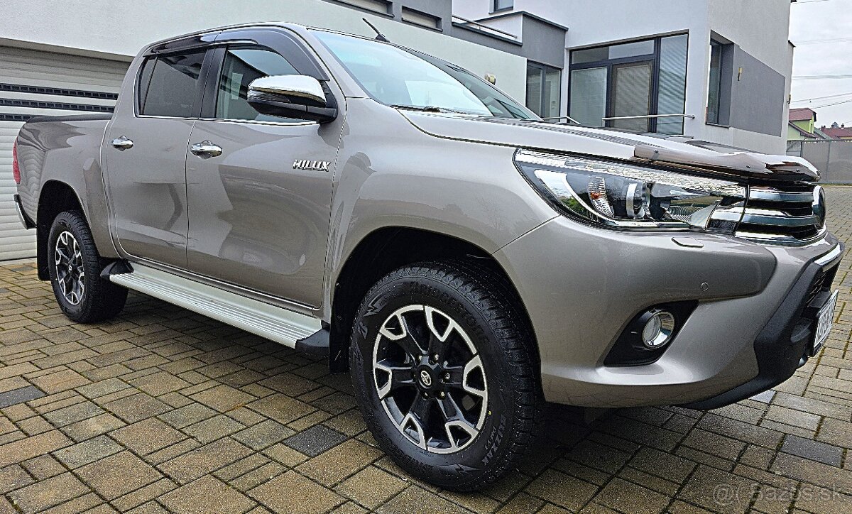 Toyota Hilux DC 2.4 I D-4D Executive A/T - 3