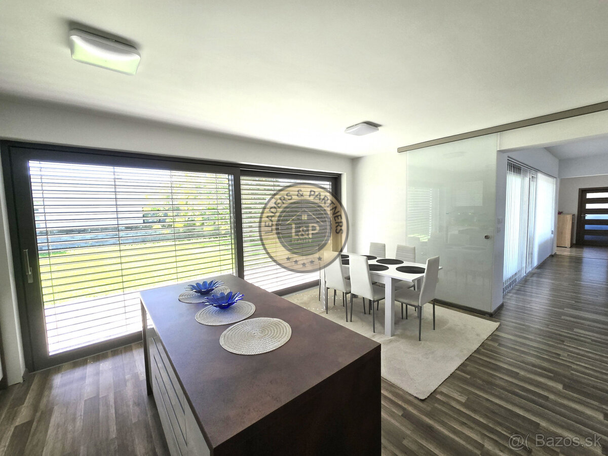 Na predaj moderný 4iz. rodinný dom v Seredi s dvojgarážou - 3