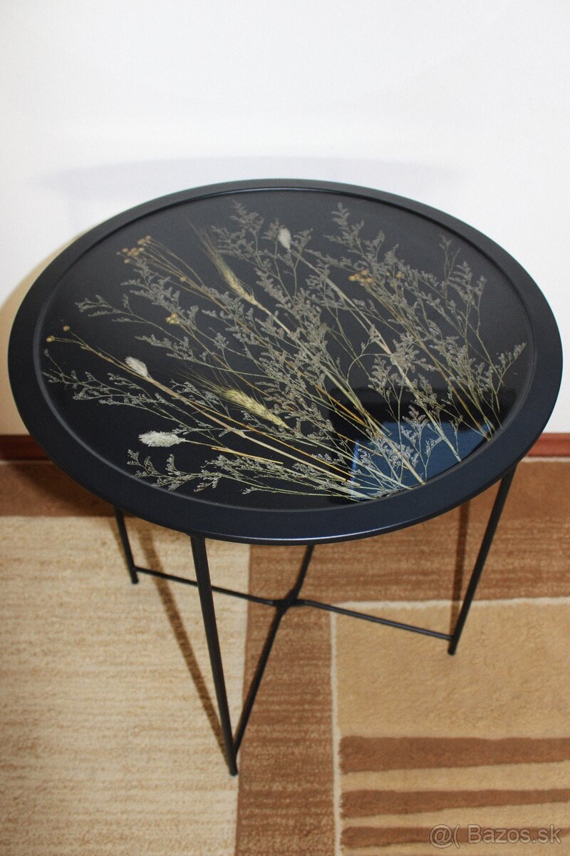 Malý stolík zo živice so sušenými kvetmi, ručná výroba - 3