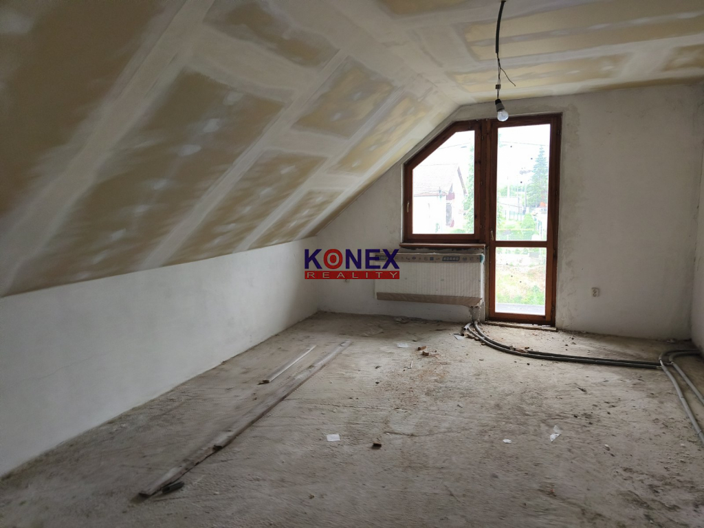 Dvojpodlažný priestranný dom na predaj - Sobrance – Komárovc - 3