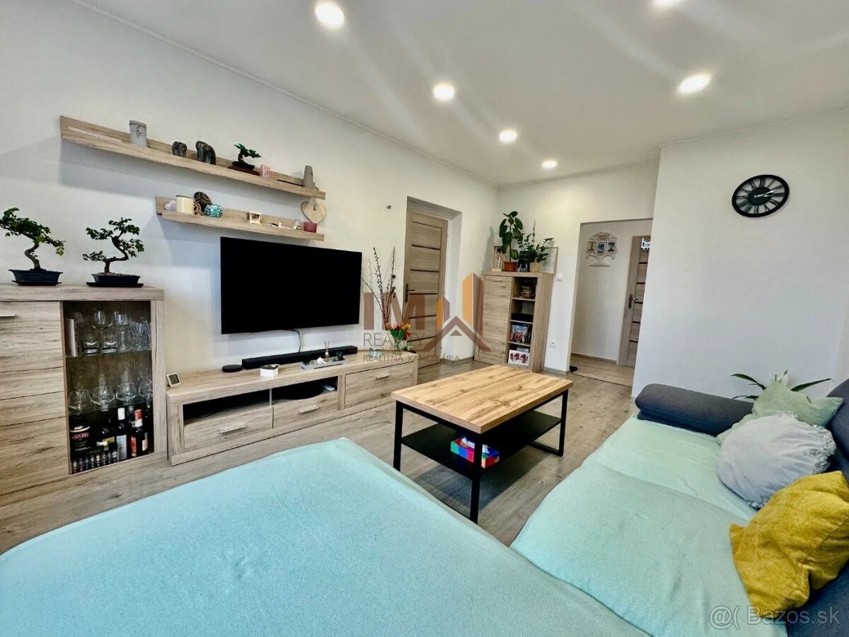 NA PREDAJ VEĽKÝ KOMPLETNE ZREKONŠTRUOVANÝ 2i BYT S LOGGIOU - 3